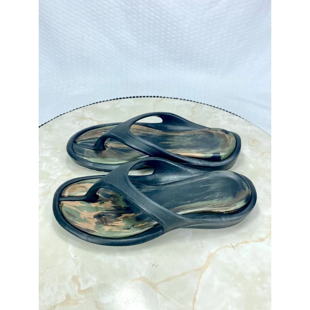 Sahara Camo Swirl Thong Flip Flop Sandals Kids 12 Black Green Casual Beach NWT